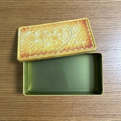 ビスコ　缶　の画像