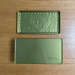 ビスコ　缶　の画像