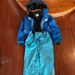 子ども用 スキー　ウエアーの画像