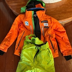 子どもスキーウエアーの画像