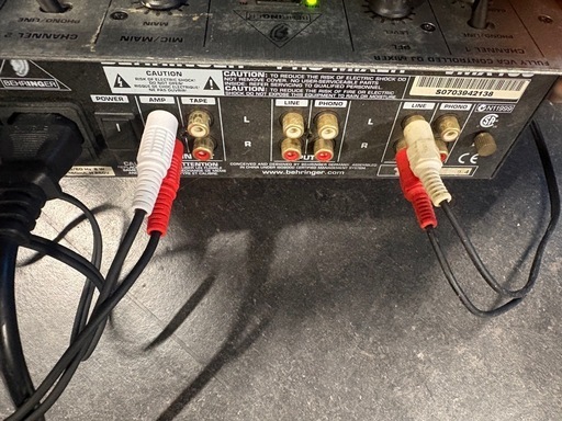 BEHRINGER VMX 100 DJミキサー