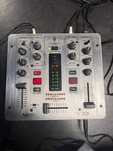 BEHRINGER VMX 100 DJミキサー