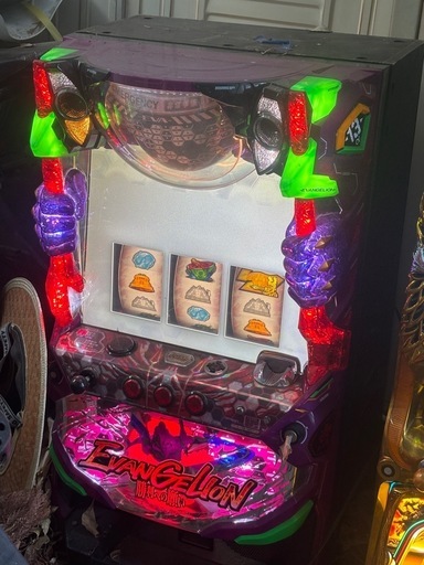 スロット、エヴァ