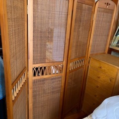 パーテーションと引き出し一体型の画像