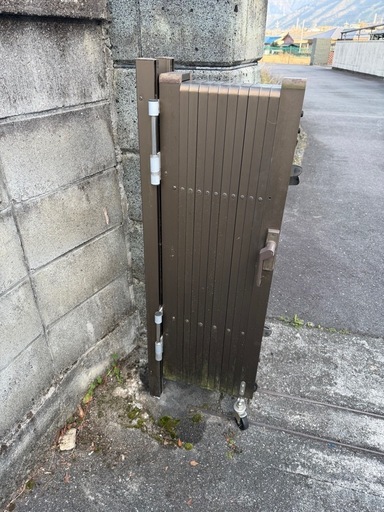 お話中　門扉(カット済み)