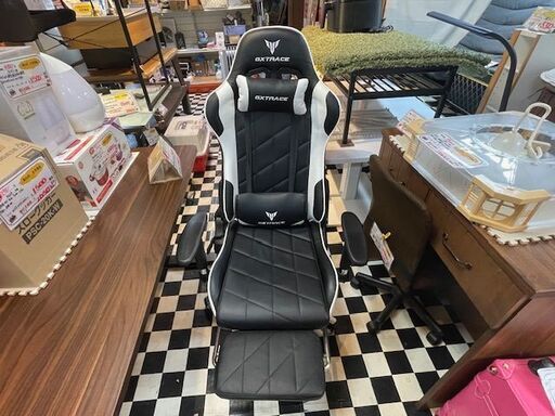 【リサイクルサービス八光】【格安】GXTRACE ゲーミングチェア ホワイト×ブラック｜オットマン付｜165度リクライニング｜※左肘掛けレバー破損あり
