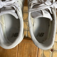 ニューバランスCT60 白スニーカー 24.5の画像