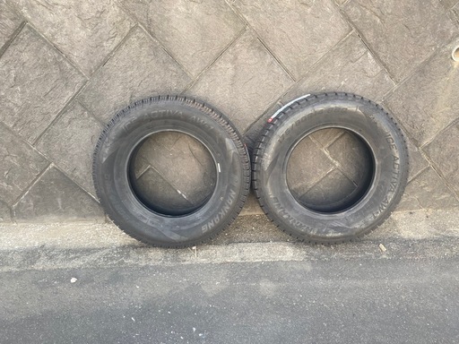 新品　スタッドレスタイヤ