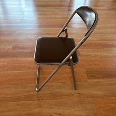 会議用パイプ椅子20脚　台車付きの画像