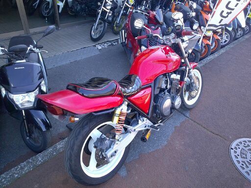 NO.5656　ＣＢ４００Ｓｕｐｅｒ　Ｆｏｕｒ　水冷４サイクル４気筒エンジン　メッキショート管　エナメルタックロールシート　レッド　☆彡 NO.5656 CB400Super Four 水冷4サイクル4気筒エンジン