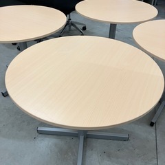 【来店歓迎】【OF-113】美品 TOKIO ラウンドテーブル カフェテーブル　リフレッシュテーブル　ロビーテーブル 円テーブル 丸テーブル 商談テーブル 休憩 フリーテーブル ナチュラル　検)事務机　オフィス チェア　会議 椅子　ロッカー　ミーティングテーブル　応接ソファ 店舗 事務所 什器　書庫 本棚 ラック デスク スチール 美品多数 格安 【中古オフィス家具】の画像