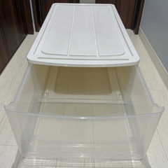 【お譲り先決定】クリア×白色 衣装ケースの画像