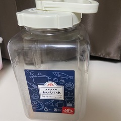 給水サービスの専用4Lボトル
の画像
