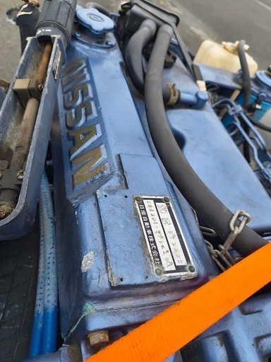 日産ディーゼル船舶エンジン4気筒ターボ