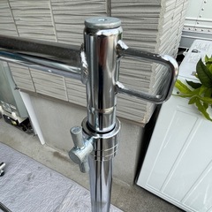 f●■頑丈ハンガーラック・キャスター付き・幅98×高さ108〜185cm【１台3000円・在庫数４台】の画像