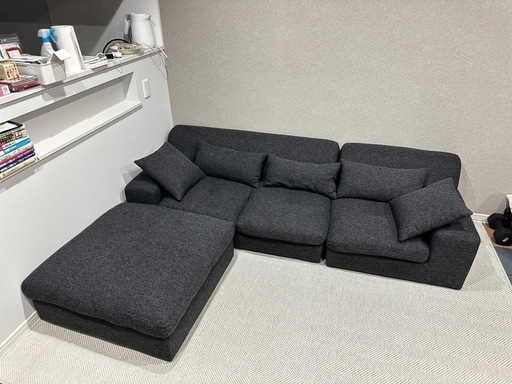 3人掛けソファ（ほぼ新品・使用半年）
