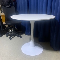 白い丸テーブル☆白家具☆テーブル☆インテリア☆DIYの画像