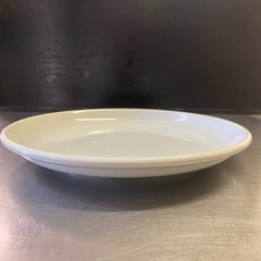 丸型陶器中皿（白）の画像