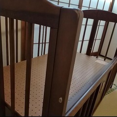 ベビーベッドの画像