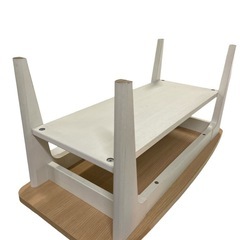 木製テーブルの画像