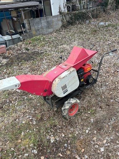 藁きりカッター　自走式粉砕機　裁断機