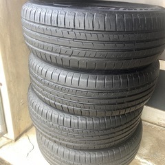 ノーマルタイヤの画像