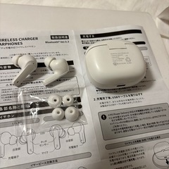 3coins ワイチャ充電対応ワイヤレスイヤホン　used美品の画像