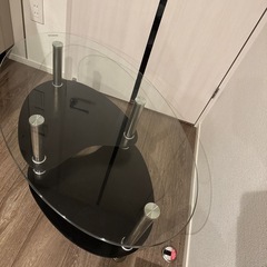 ガラステーブルの画像