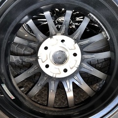 スタッドレスタイヤ美品
の画像