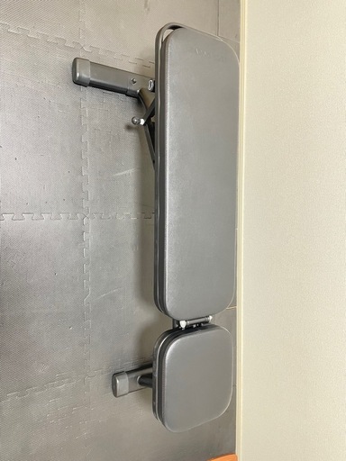 トレーニングベンチ　マルチポジション　耐荷重３００キロ