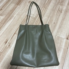 オフィスカジュアルバッグの画像