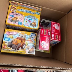 おもちゃ　大量の画像