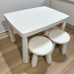 IKEA マンムットキッズテーブル チェア 三点セットの画像