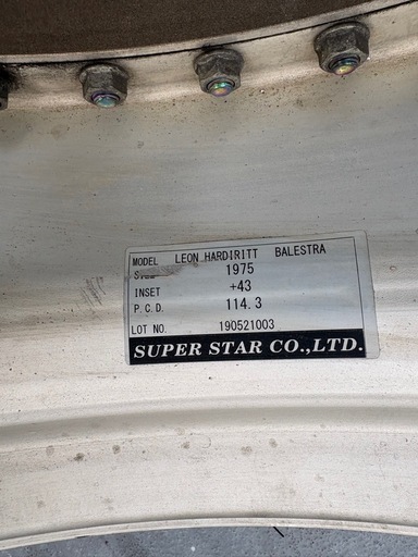 高級ホイール！　レオンハルト スーパースター　19インチ　タイヤ付き　114.3