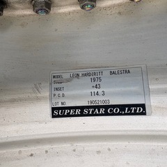 高級ホイール！　レオンハルト スーパースター　19インチ　タイヤ付き　114.3の画像