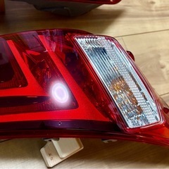 美品！LEXUS レクサス IS ASE
30 GSE30 GSE31 GSE35 ASE30 ASE35 前期 テールレンズ テールランプ の画像