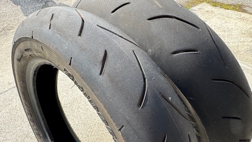 1日使用のみ！BRIDGESTONE BATTLAX 601  フロント&リアタイヤ　2025年製