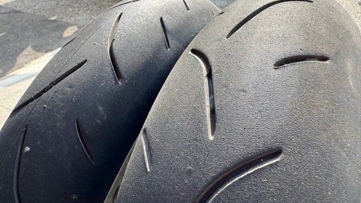 1日使用のみ！BRIDGESTONE BATTLAX 601  フロント&リアタイヤ　2025年製