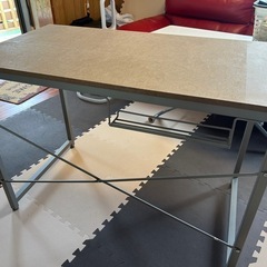 デスク　机　作業台の画像