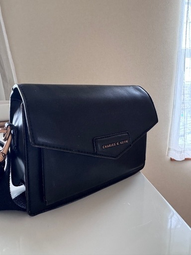 CHARLES & KEITH｜ショルダーバッグ【チャールズ＆キース】
