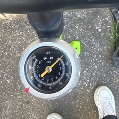 自転車空気入れの画像