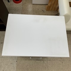 【ジモティー割引で最大15％OFF⭐️】　テーブル　机　収納　引き出し付き　ホワイトの画像