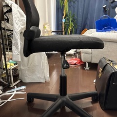 高さが変わる椅子の画像