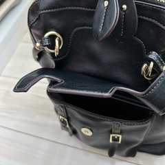 黒リュックの画像