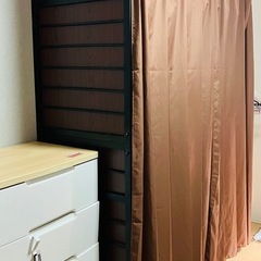 分解可能 大型ハンガーラック カーテン付き ブラック×ブラウン 引越しのための画像