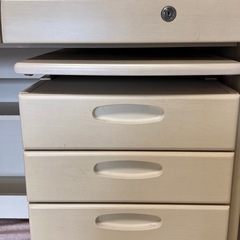 リビンズ　学習机の画像