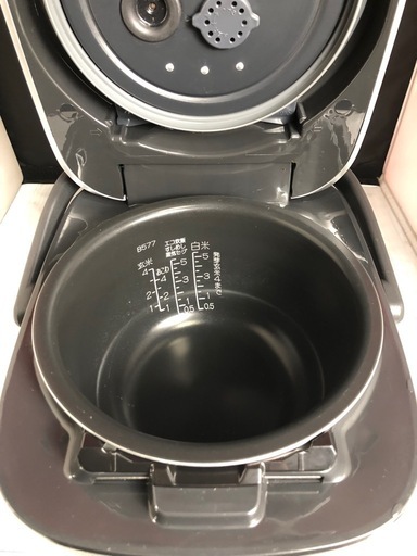 ZOJIRUSHI 象印　5.5合炊き　圧力IH炊飯ジャー　NW-PT10 2022年製