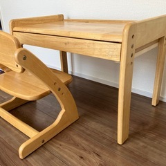 子供テーブル椅子の画像