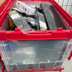  ≪電気コード・ジャンク家電類など≫まとめて大量　2箱分（お持ち帰りの箱はご用意ください）        	272050000SK104の画像