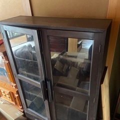 レトロ家具  　アンティーク食器棚の画像